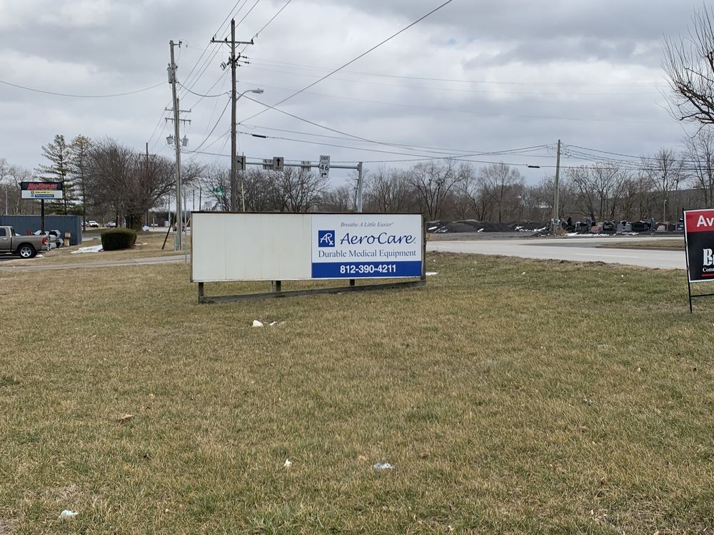 Attractive Investment Opportunity or High Visibility Space for Lease: 1040 2nd St, Columbus, IN 47201